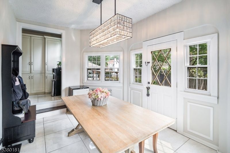 Chandelier, Dining room, Interior