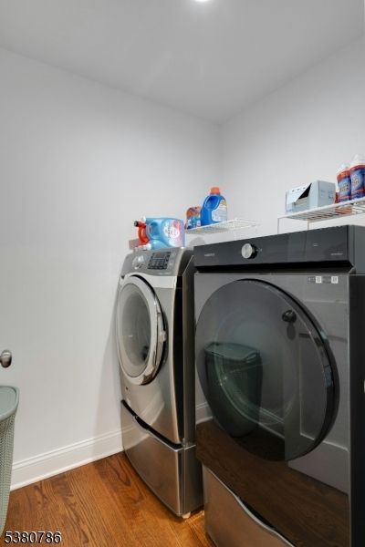 Interior, Washer, Wood Texture Flooring