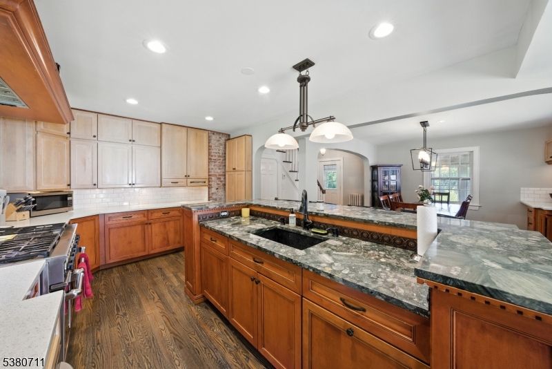 Dining room, Interior, Kitchen, Pendant Lights, Recessed Lighting, Wood Texture Flooring