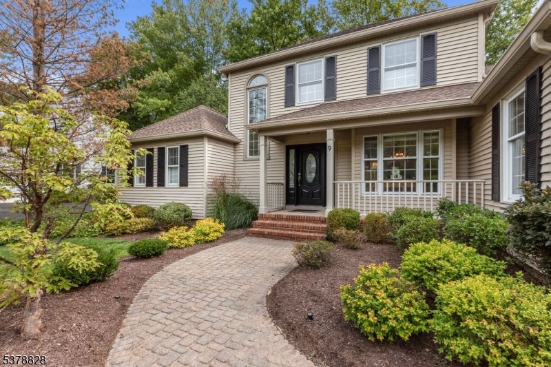Exterior, Facade, American Foursquare
