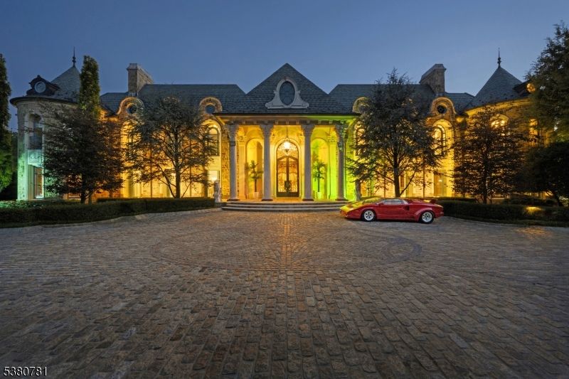 Exterior, Facade, French Provincial
