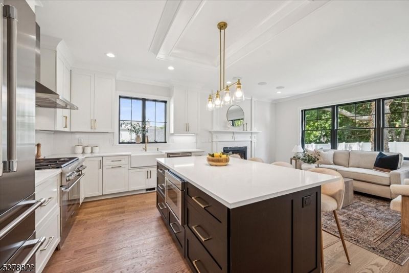 Interior, Kitchen, Living room, Pendant Lights, Recessed Lighting, Stainless Steel Appliances, Wood Texture Flooring