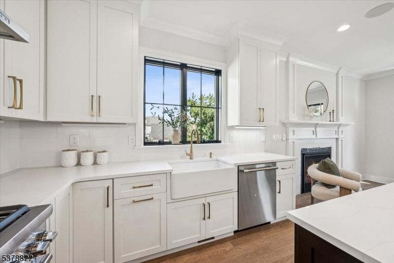 Fireplace, Interior, Kitchen, Recessed Lighting, Wood Texture Flooring