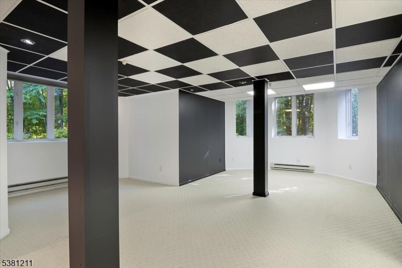 Empty room, Interior, Recessed Lighting