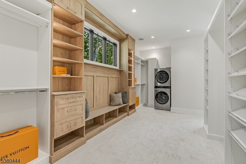Interior, Recessed Lighting, Walk-in Closets, Washer