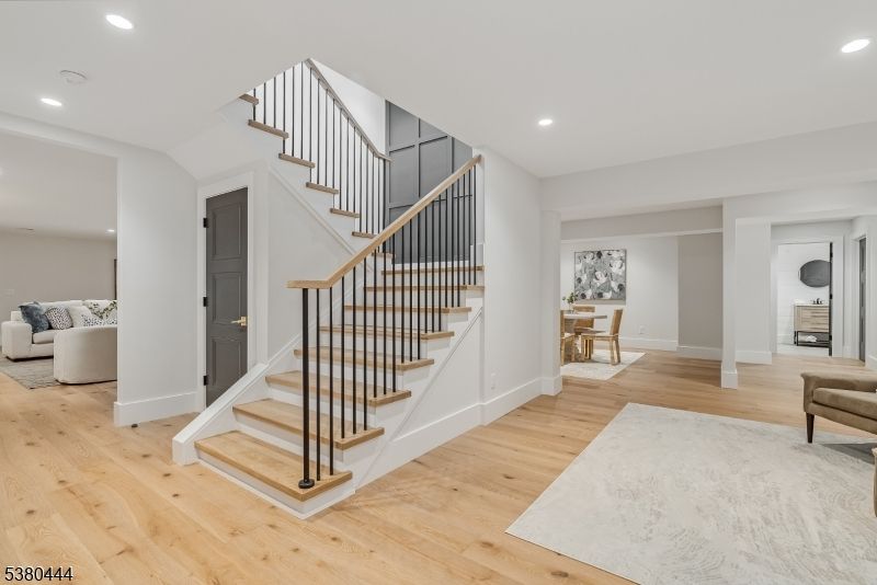 Interior, Recessed Lighting, Wood Texture Flooring
