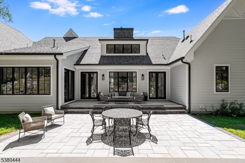 Exterior, Facade, Cape Cod