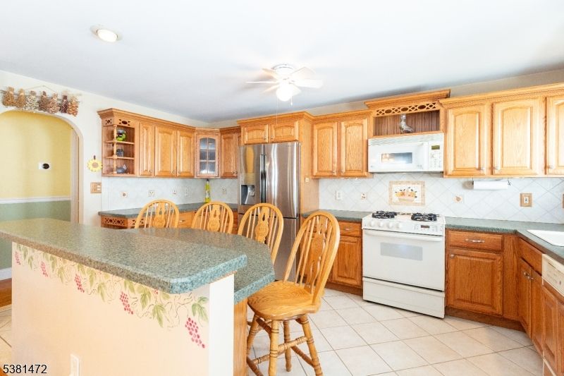 Dining room, Interior, Kitchen, Recessed Lighting, Stainless Steel Appliances