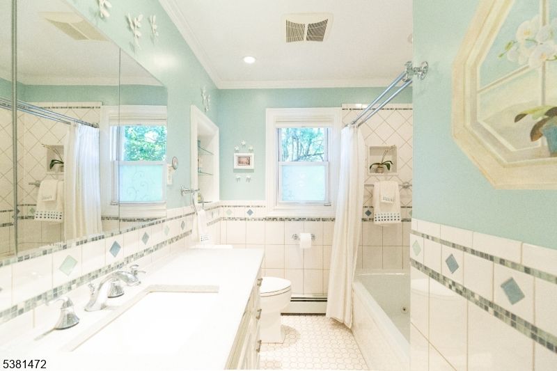 Bathroom, Interior, Recessed Lighting