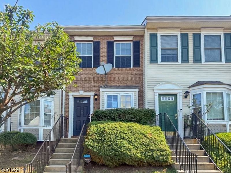 Exterior, Facade, Brick Facade, Rowhouse