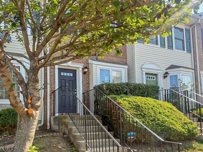 Exterior, Facade, Brick Facade, Rowhouse