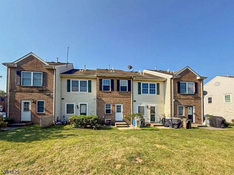 Backyard, Exterior, Facade, Brick Facade, Rowhouse