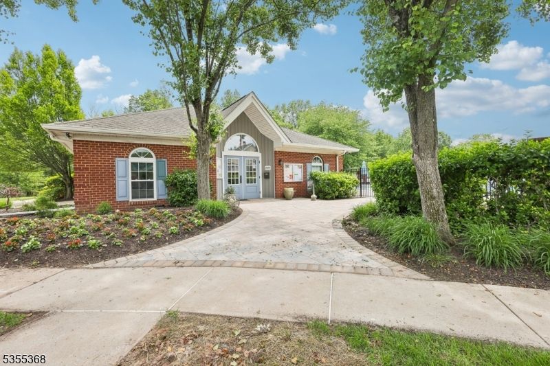 Exterior, Facade, Brick Facade, Brick Traditional