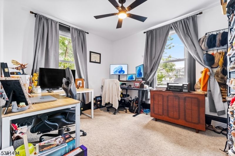 Home Office, Interior