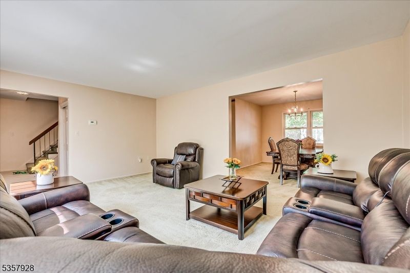 Chandelier, Dining room, Interior, Living room