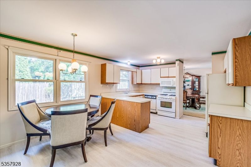Chandelier, Dining room, Interior, Kitchen, Wood Texture Flooring