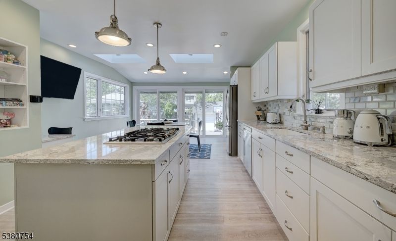 Interior, Kitchen, Pendant Lights, Recessed Lighting, Wood Texture Flooring