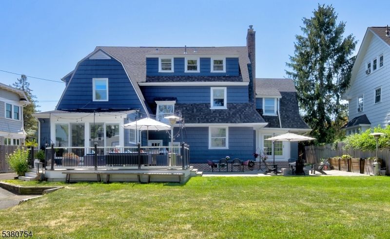Backyard, Exterior, Facade, Queen Anne Victorian