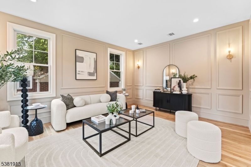 Interior, Living room, Pendant Lights, Recessed Lighting, Wood Texture Flooring