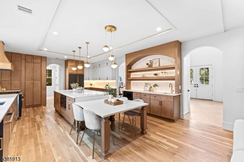 Dining room, Interior, Kitchen, Pendant Lights, Recessed Lighting, Wood Texture Flooring