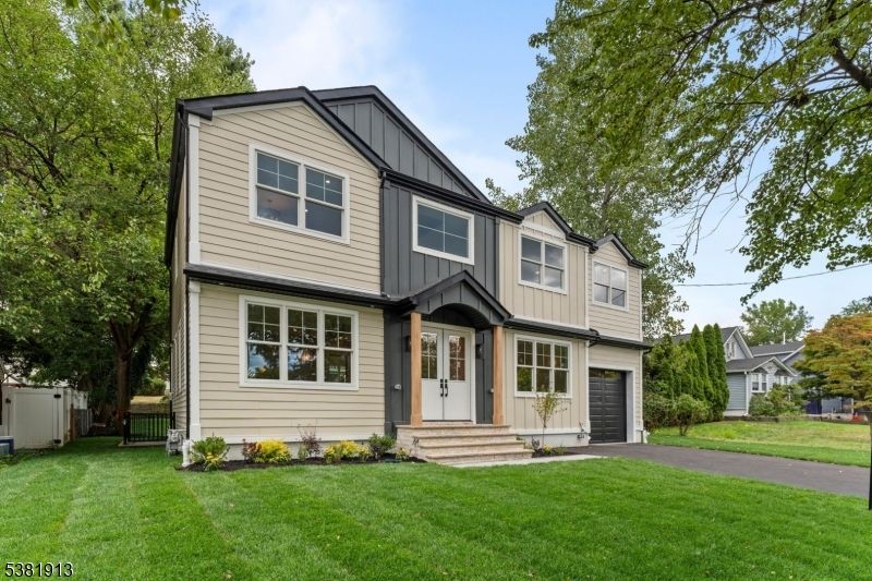 Attached, Exterior, Facade, Farmhouse