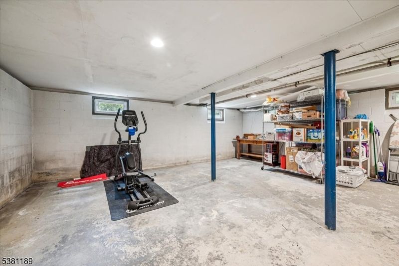 Fitness Equipment, Interior, Recessed Lighting, Stone Walls