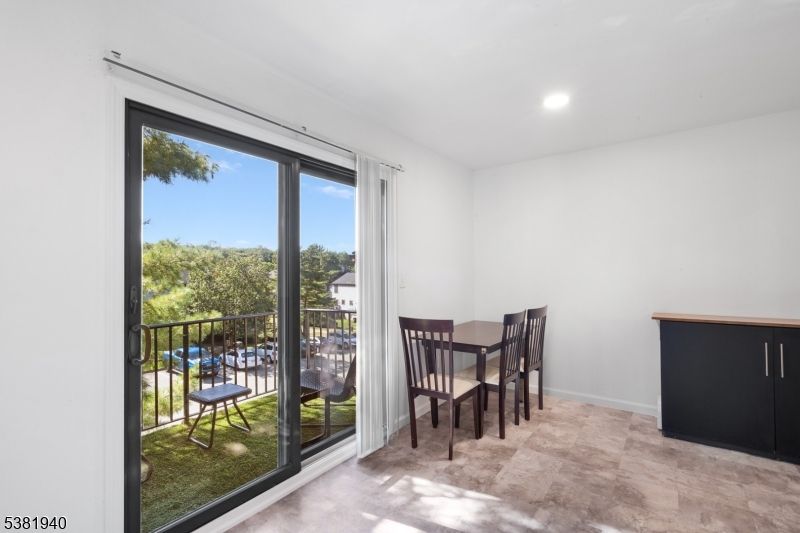 Dining room, Interior, Recessed Lighting
