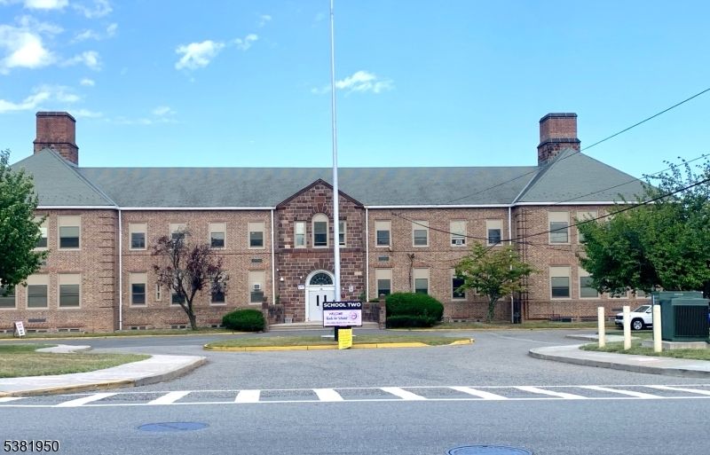 Exterior, Facade, Brick Facade, Georgian