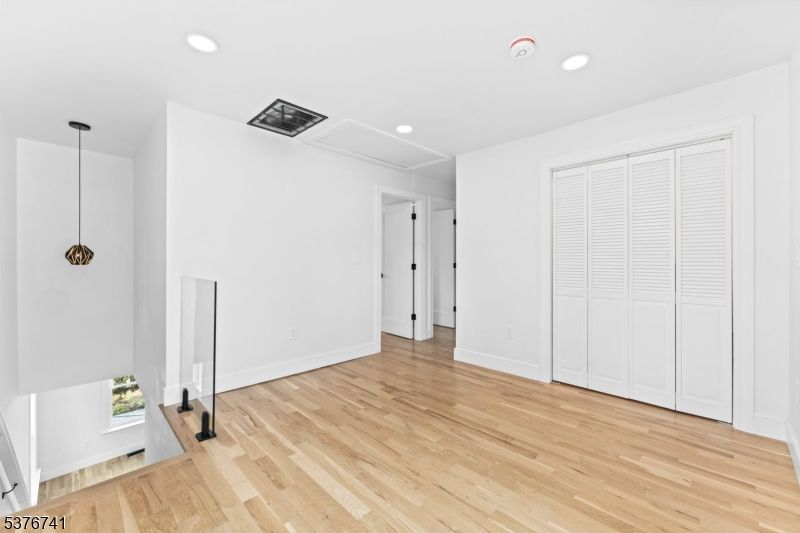 Empty room, Interior, Pendant Lights, Recessed Lighting, Wood Texture Flooring