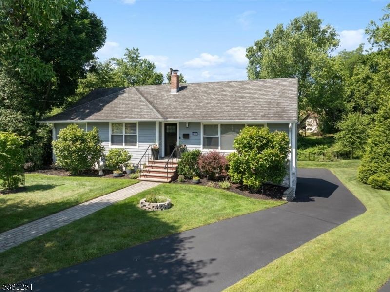 Backyard, Exterior, Facade, Cape Cod
