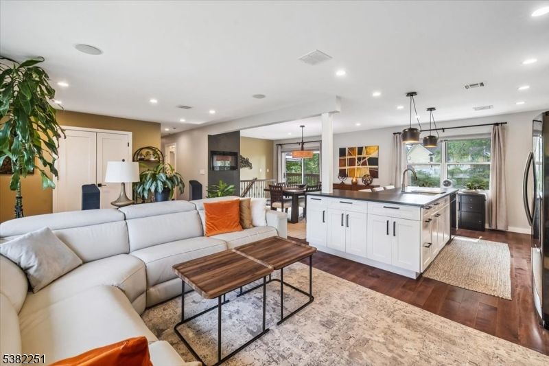 Dining room, Interior, Kitchen, Living room, Pendant Lights, Recessed Lighting, Wood Texture Flooring