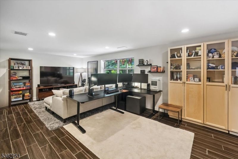 Home Office, Interior, Living room, Recessed Lighting, Wood Texture Flooring