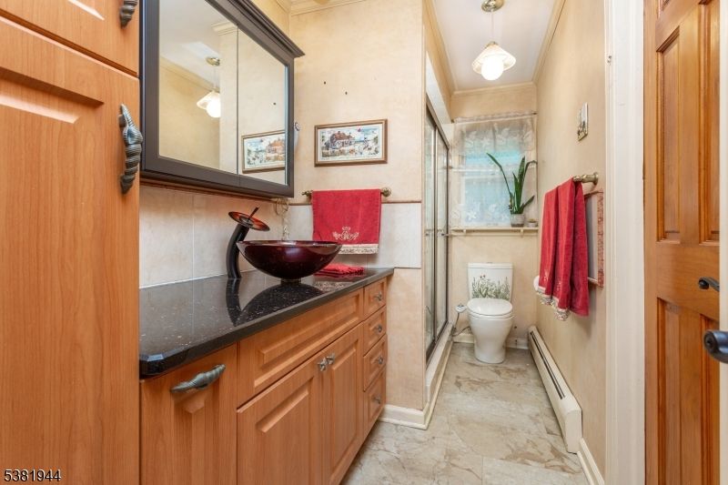 Bathroom, Interior, Pendant Lights