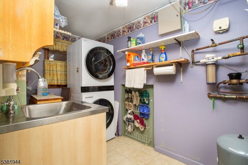 Interior, Washer