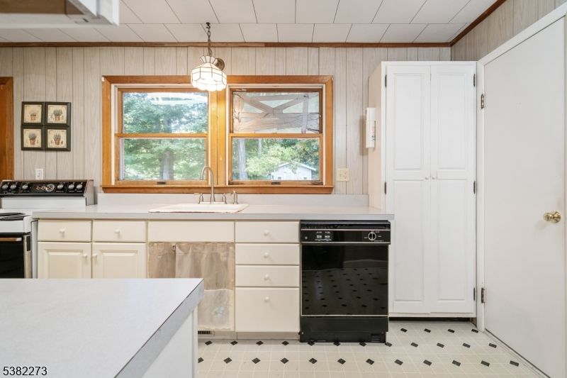 Interior, Kitchen, Pendant Lights