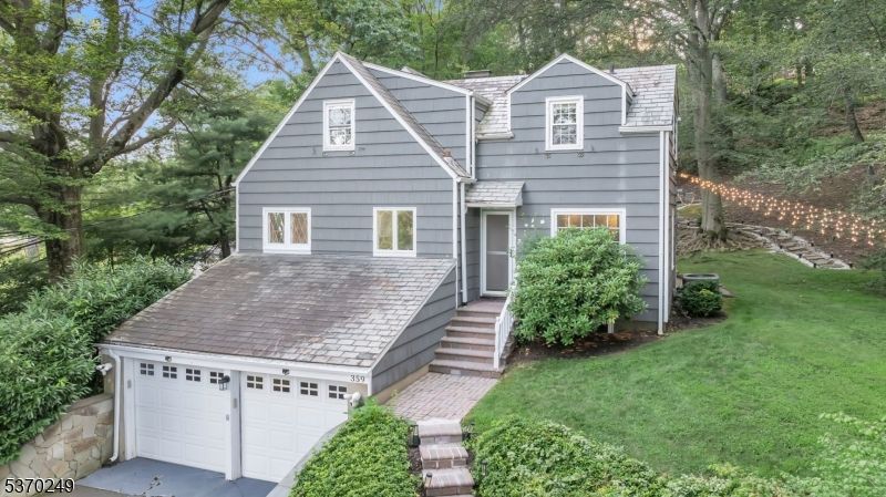 Attached, Detached Garage, Exterior, Facade, Cape Cod