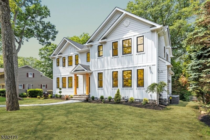 Exterior, Facade, Farmhouse