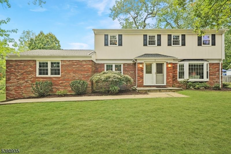 Exterior, Facade, Brick Facade, Split Level