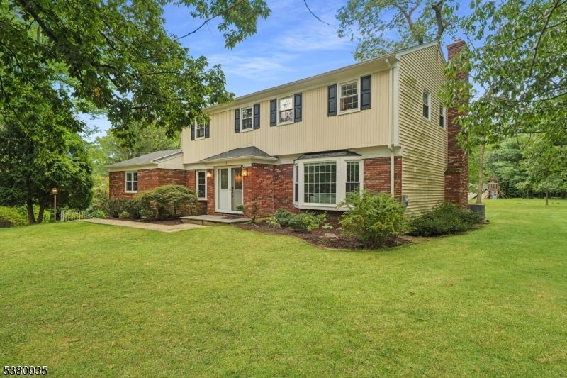 Exterior, Facade, Brick Facade, Raised Ranch