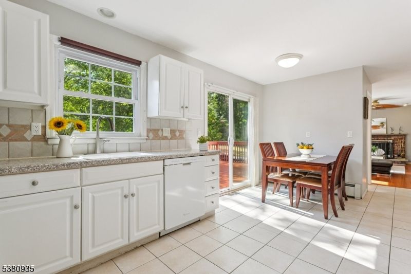 Dining room, Interior, Kitchen, Recessed Lighting