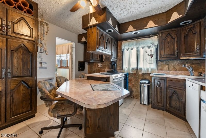 Dining room, Interior, Kitchen
