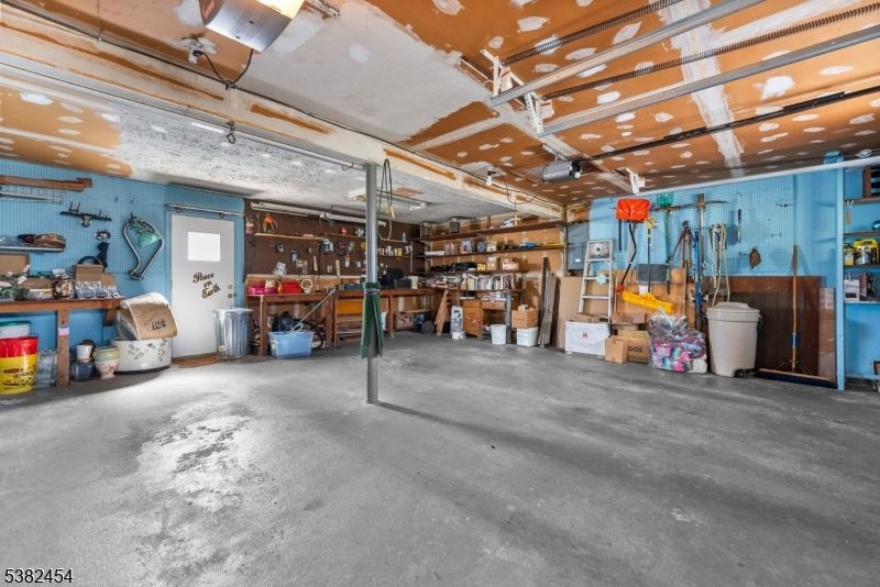 Garage, Interior