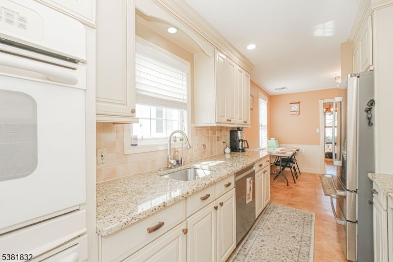 Dining room, Interior, Kitchen, Recessed Lighting