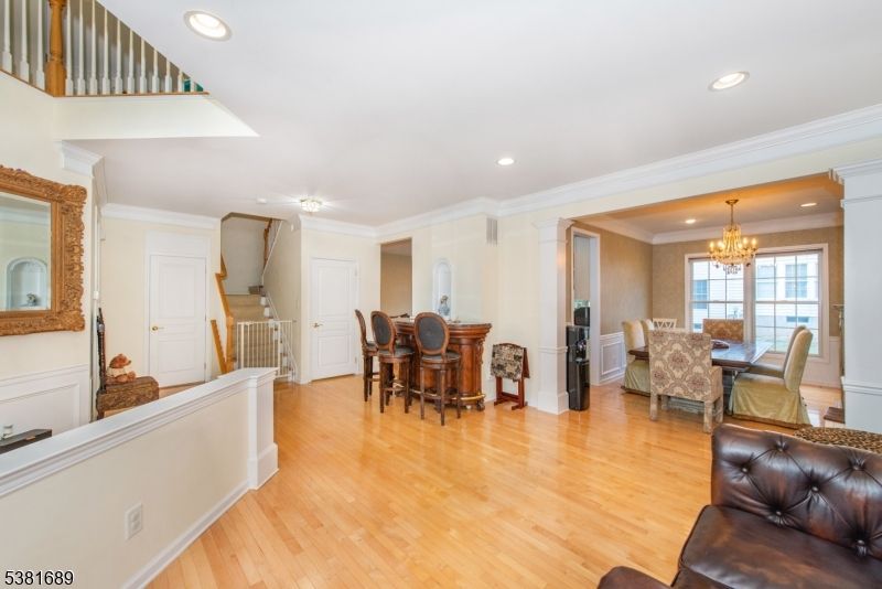 Chandelier, Dining room, Interior, Recessed Lighting, Wood Texture Flooring