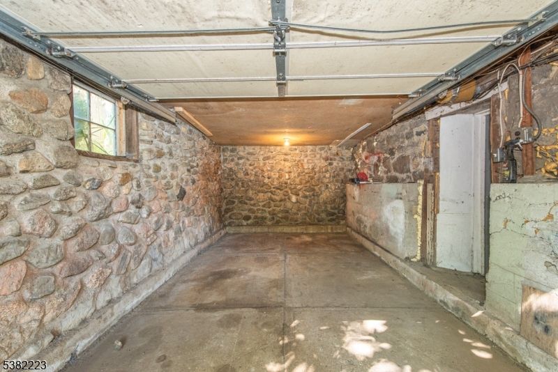 Garage, Interior, Stone Walls