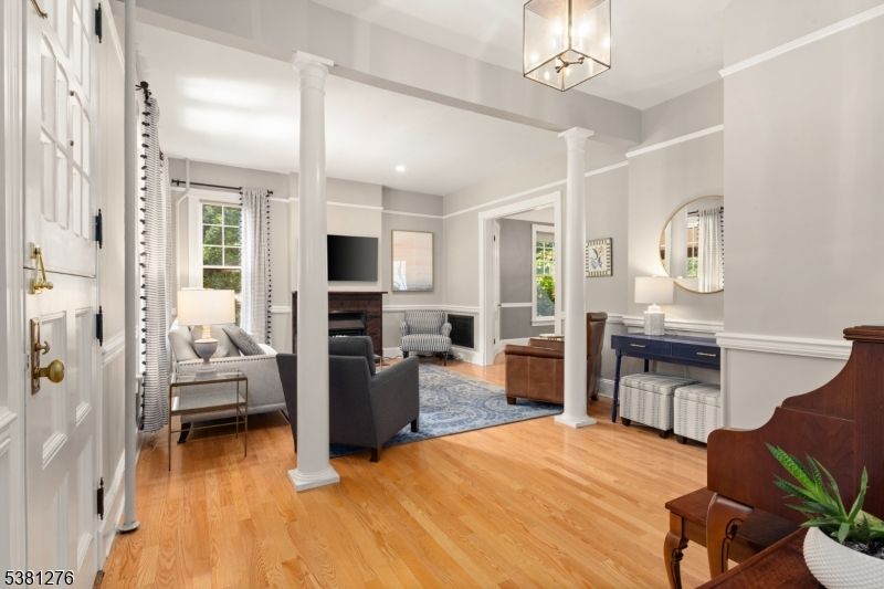 Interior, Living room, Piano, Recessed Lighting, Wood Texture Flooring