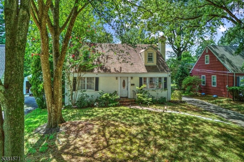 Backyard, Exterior, Facade, Cape Cod