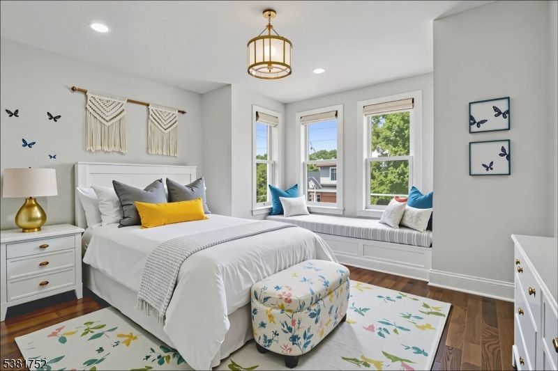 Bedroom, Interior, Pendant Lights, Recessed Lighting, Wood Texture Flooring