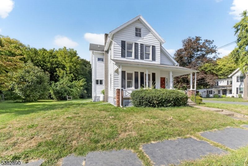 Backyard, Exterior, Facade, Farmhouse