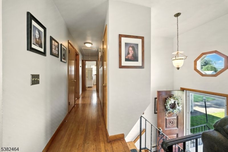 Interior, Pendant Lights, Wood Texture Flooring